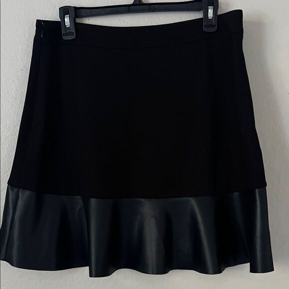 Michael Kors Black Flare Faux Leather Trim Skirt in Size L - Picture 3 of 8